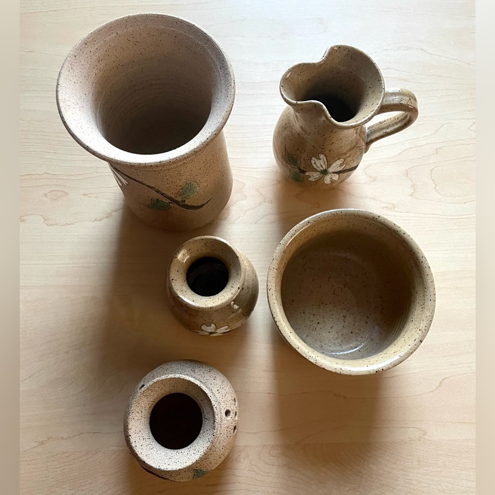 Dogwood pottery decor - Picture 10 of 12
